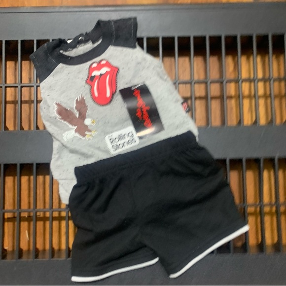 🎉HP 11/21🎉 BNWT Baby Rolling Stones onesie and Granimals shorts - Picture 2 of 5